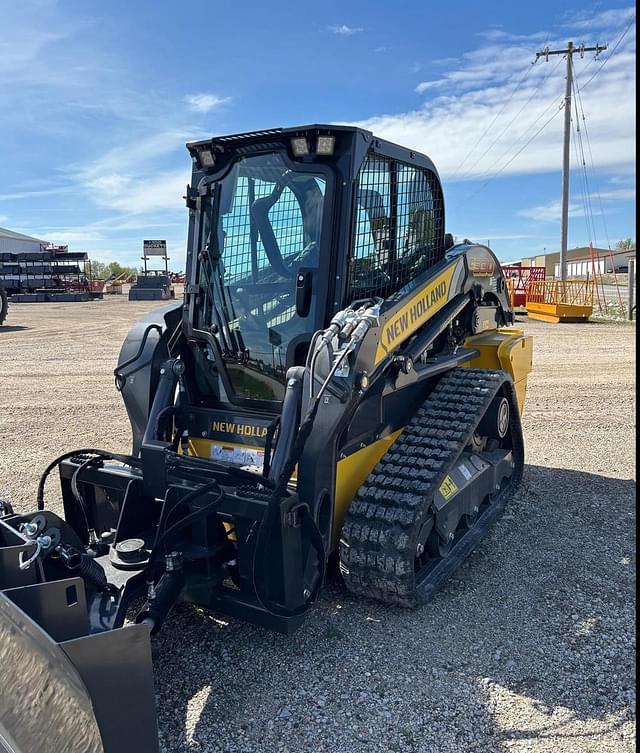Image of New Holland C330 equipment image 1