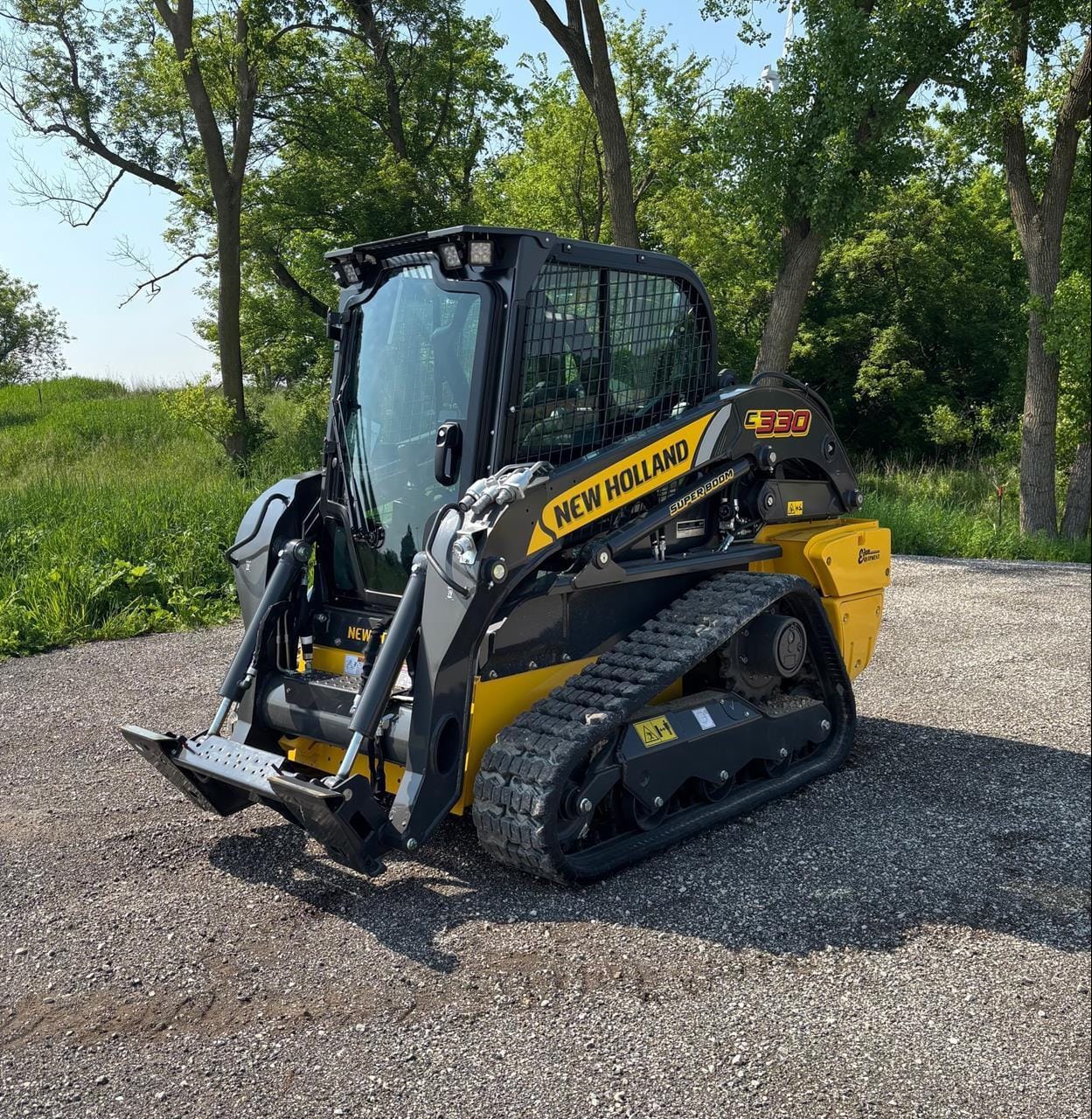 Main image New Holland C330