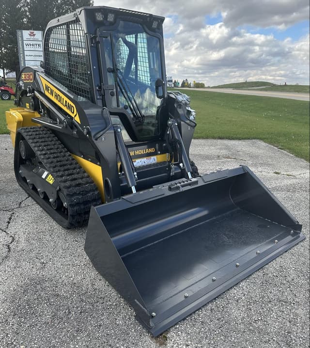 Image of New Holland C330 equipment image 2