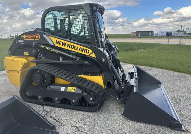 Image of New Holland C330 equipment image 3