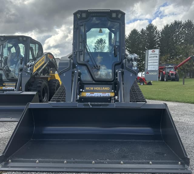 Image of New Holland C330 equipment image 1