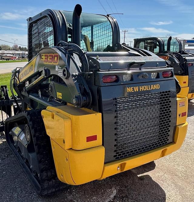Image of New Holland C330 equipment image 4