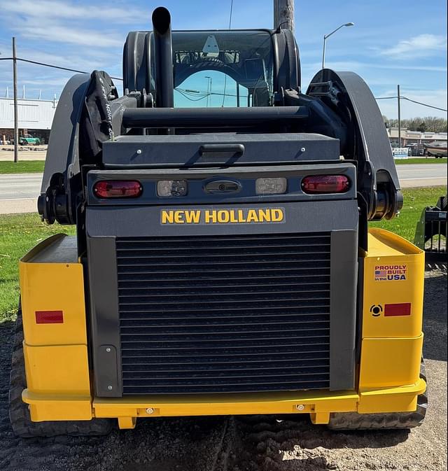 Image of New Holland C332 equipment image 4