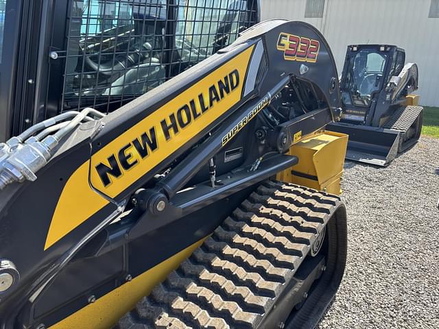Image of New Holland C332 equipment image 1