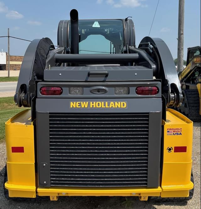 Image of New Holland C332 equipment image 4