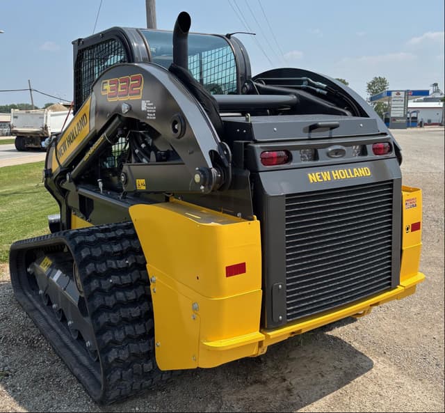 Image of New Holland C332 equipment image 4