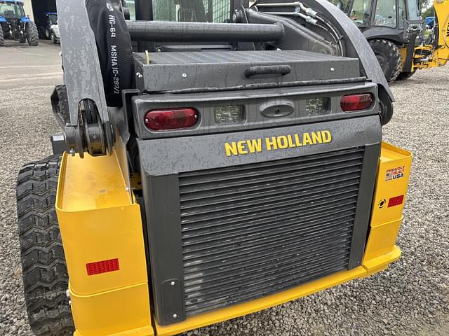 Image of New Holland C332 equipment image 4