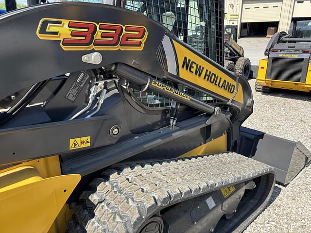 Image of New Holland C332 equipment image 4