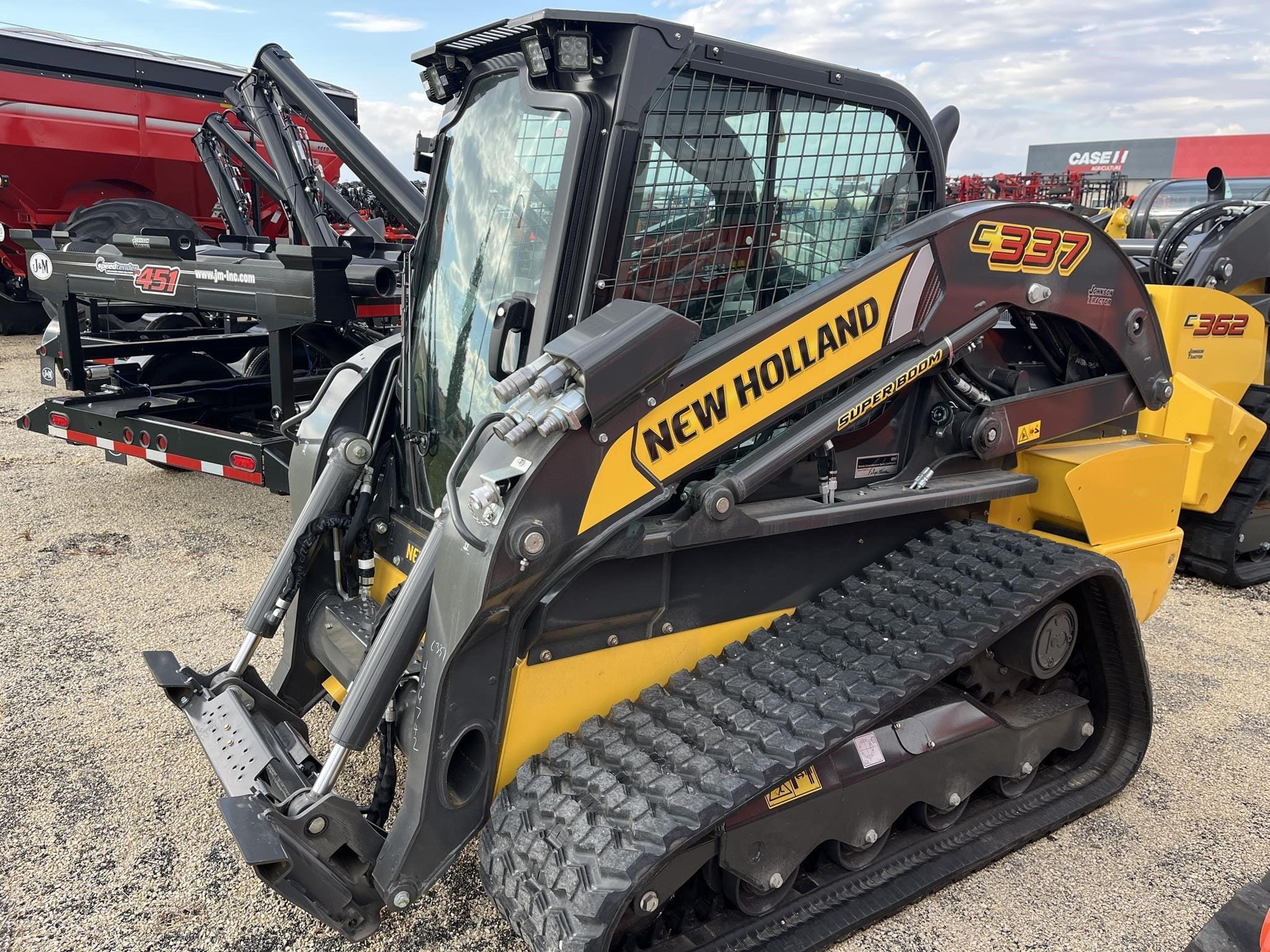Main image New Holland C337