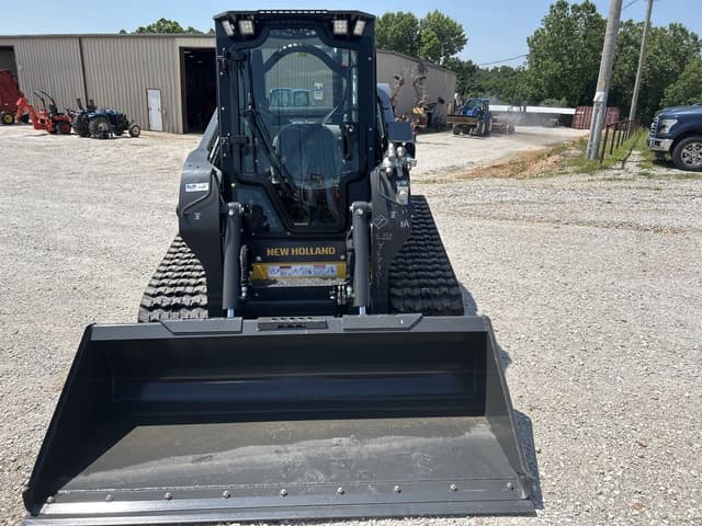 Image of New Holland C337 equipment image 2