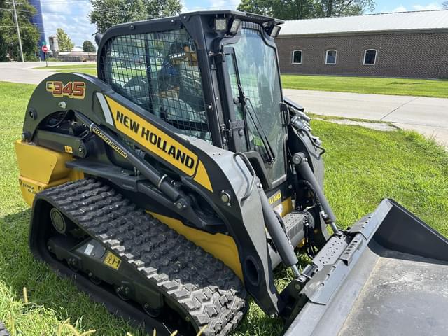 Image of New Holland C345 equipment image 4