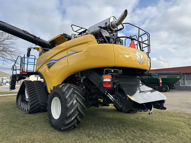 Image of New Holland CR8.90 equipment image 4