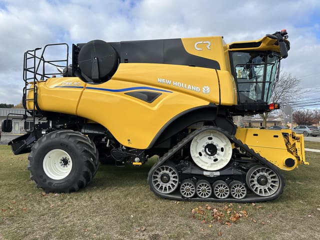 Image of New Holland CR8.90 equipment image 1