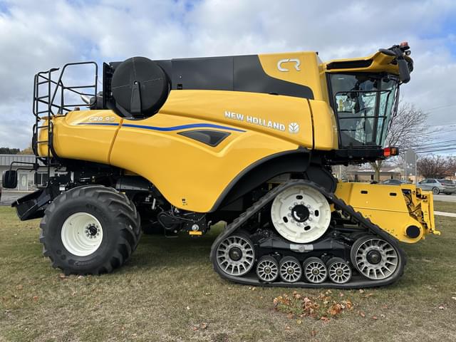 Image of New Holland CR8.90 equipment image 1