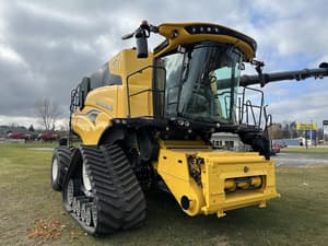 2025 New Holland CR8.90 Image