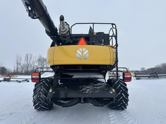 Image of New Holland CR9.90 equipment image 3