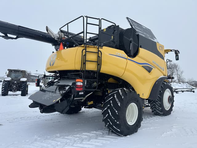 Image of New Holland CR9.90 equipment image 2