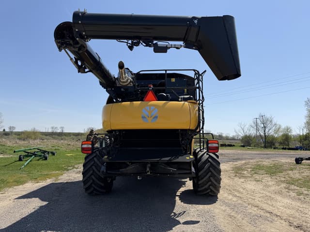 Image of New Holland CR9.90 equipment image 3