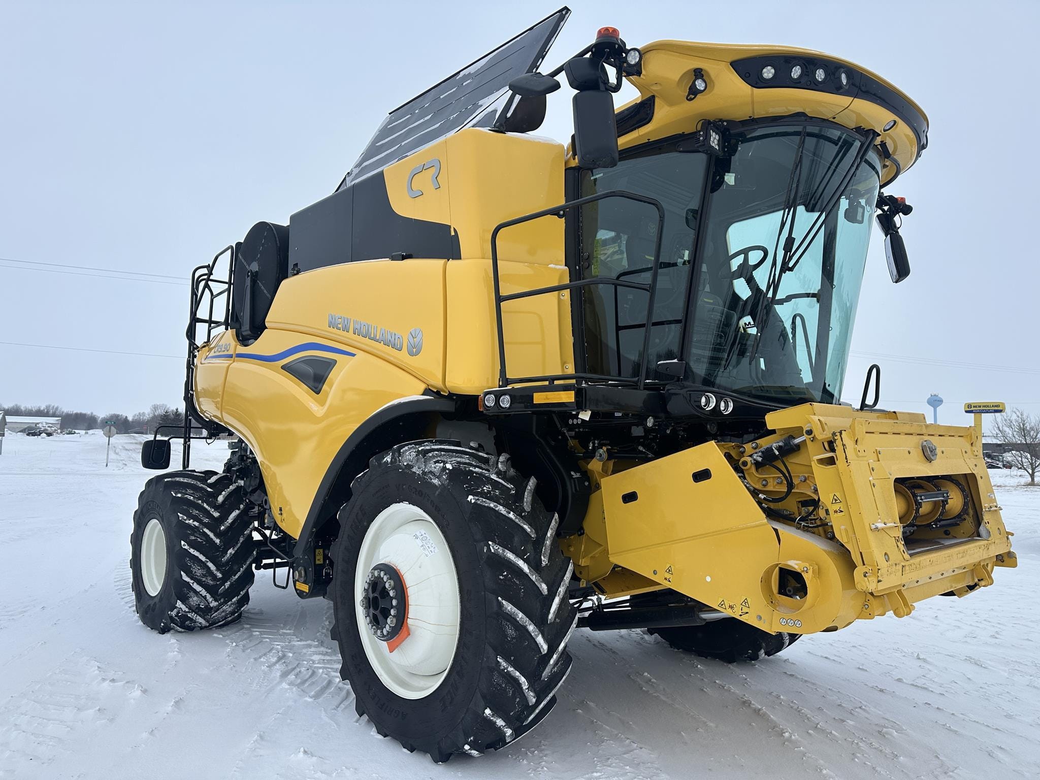 Main image New Holland CR9.90