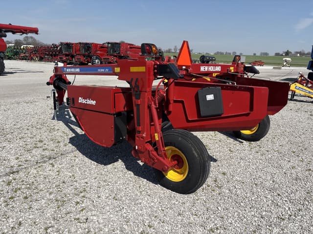 Image of New Holland 210 equipment image 4