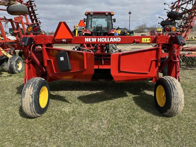 Image of New Holland 210 equipment image 3