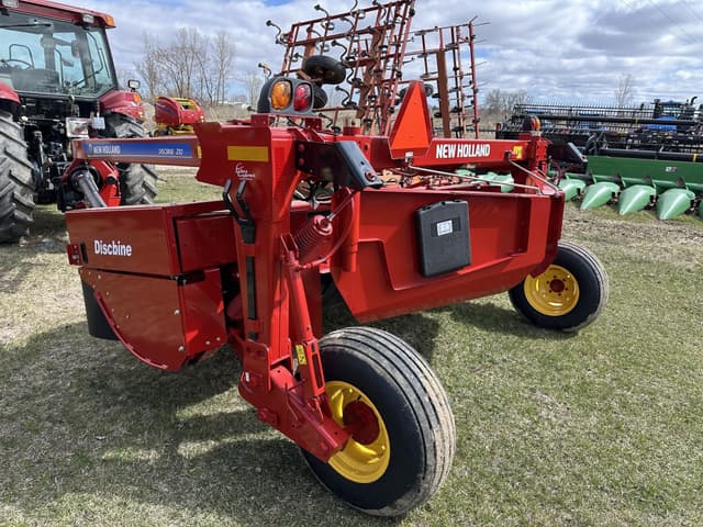Image of New Holland 210 equipment image 2