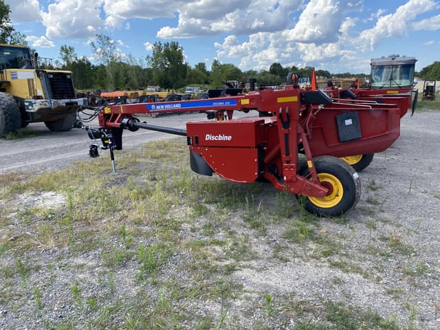Image of New Holland 210 equipment image 3