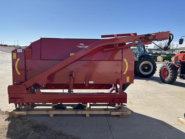 Image of New Holland 210 equipment image 1