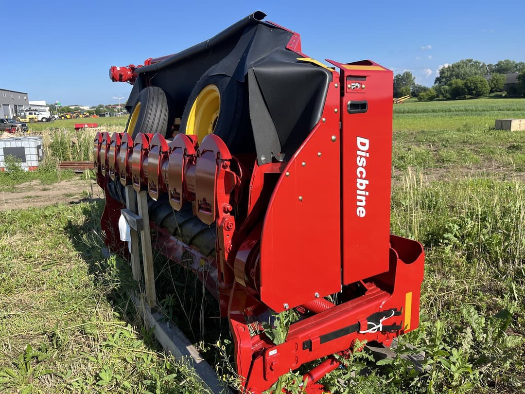 Image of New Holland 210 Image 0