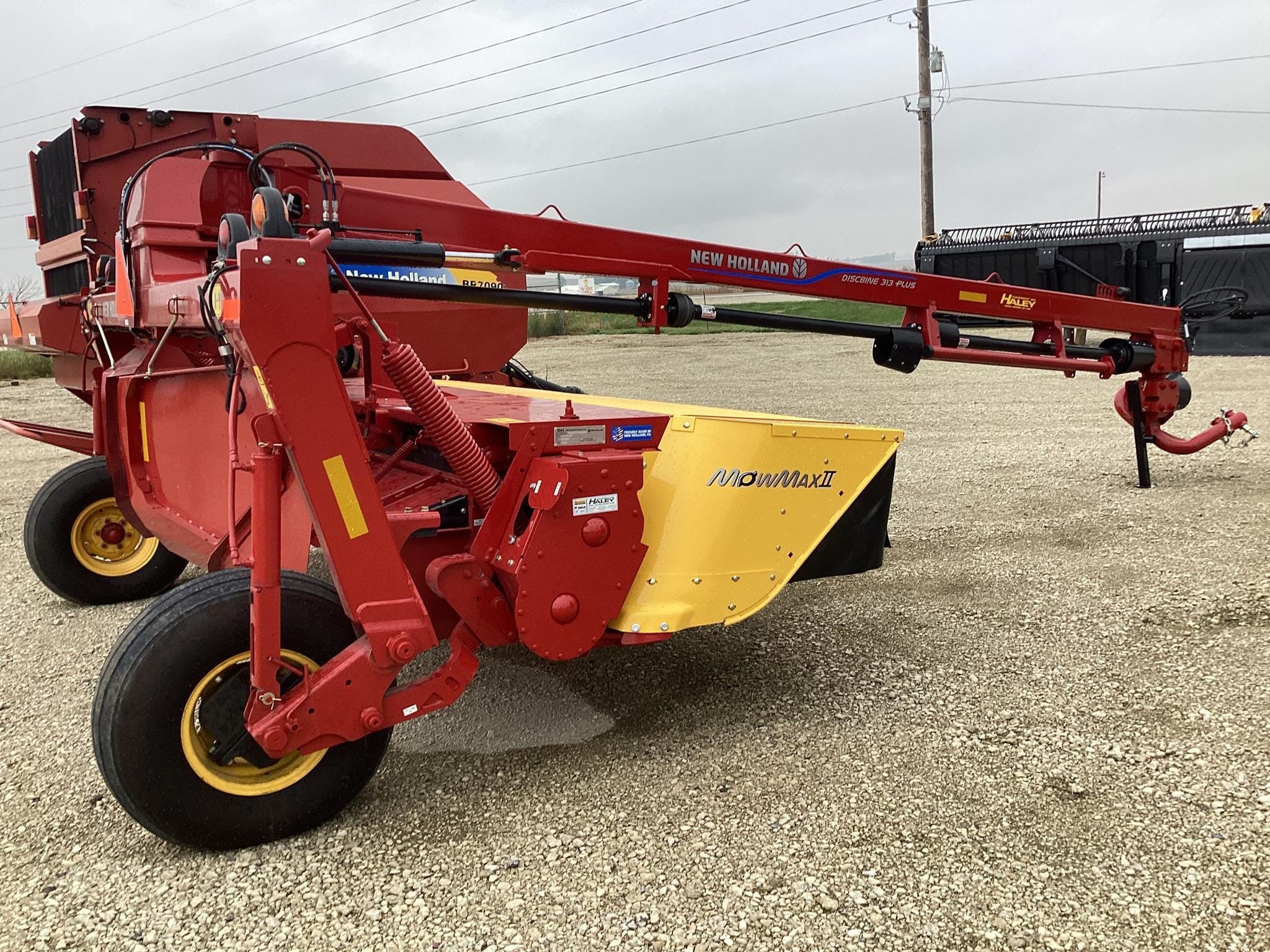 2025 New Holland 313 Plus Equipment Image0