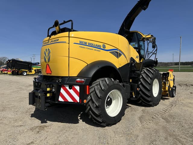 Image of New Holland FR650 equipment image 4