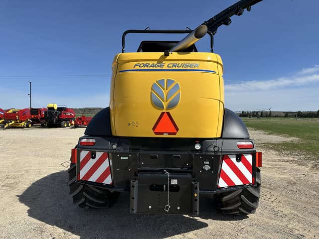 Image of New Holland FR650 equipment image 3