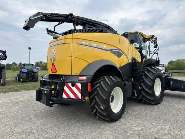 Image of New Holland FR920 equipment image 4