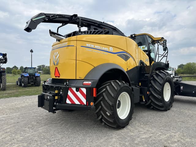Image of New Holland FR920 equipment image 4