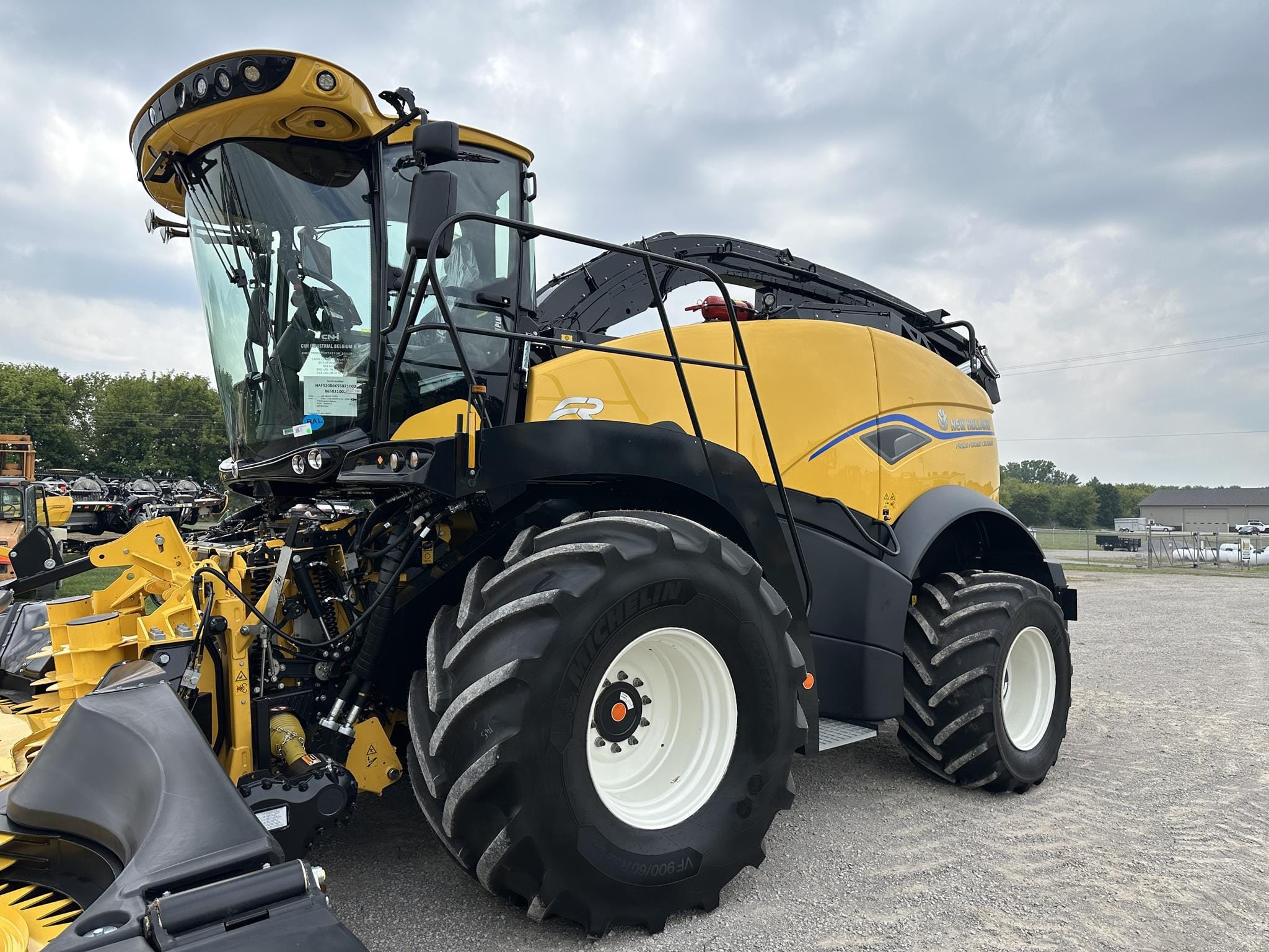 2025 New Holland FR920 Equipment Image0