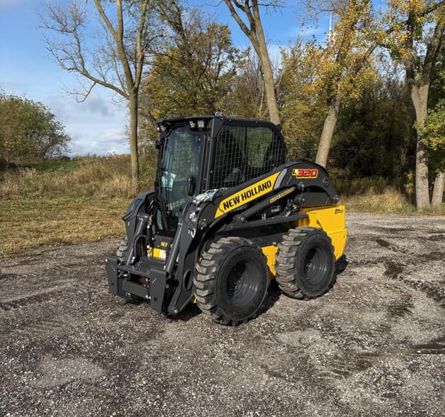 Image of New Holland L320 equipment image 1