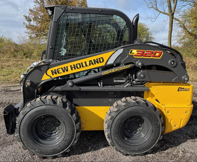 Image of New Holland L320 equipment image 2