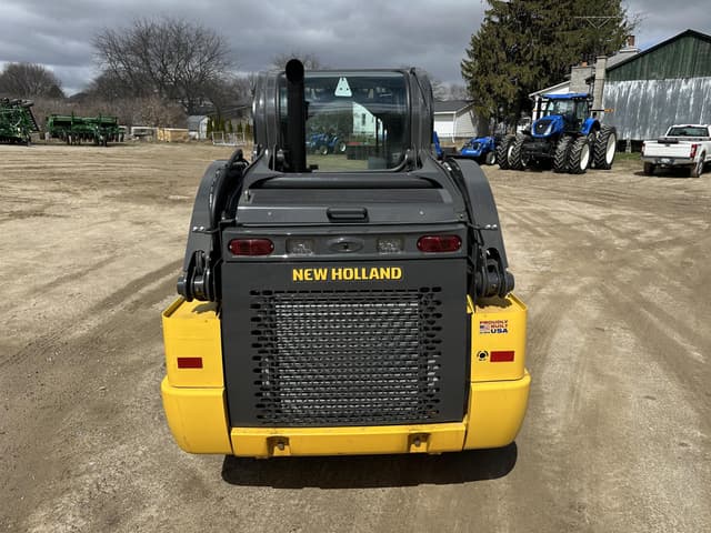 Image of New Holland L320 equipment image 3