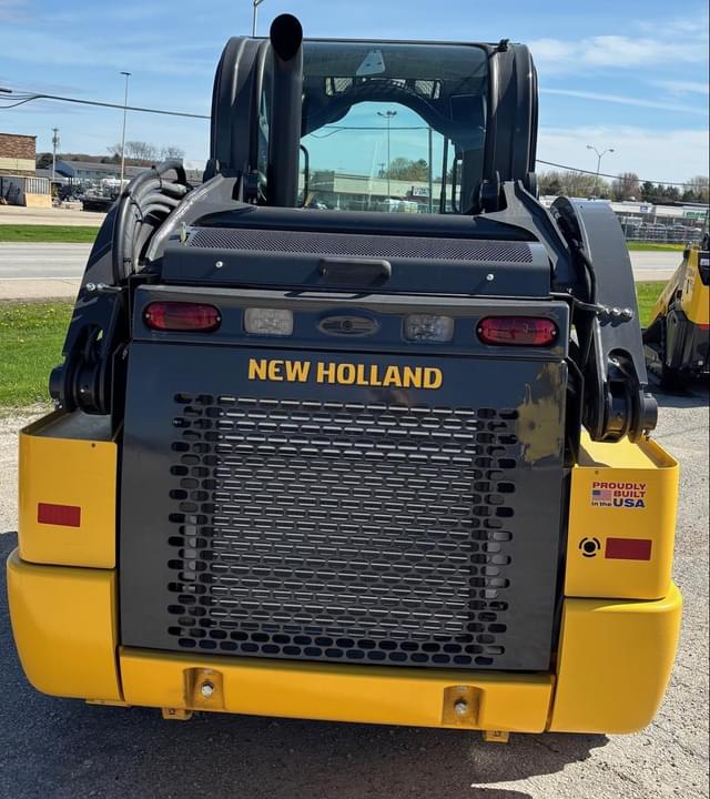 Image of New Holland L320 equipment image 3