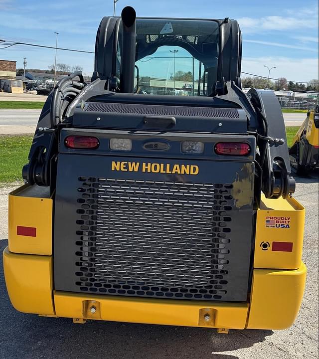 Image of New Holland L320 equipment image 3