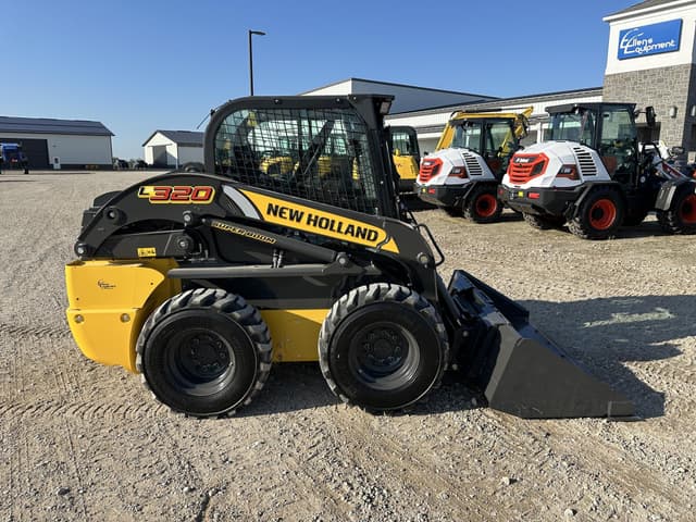 Image of New Holland L320 equipment image 1