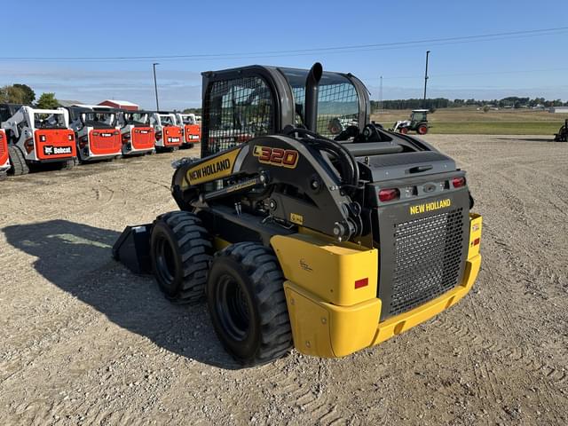 Image of New Holland L320 equipment image 4