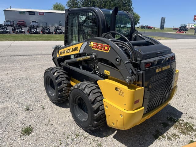 Image of New Holland L320 equipment image 2