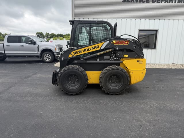 Image of New Holland L320 equipment image 2