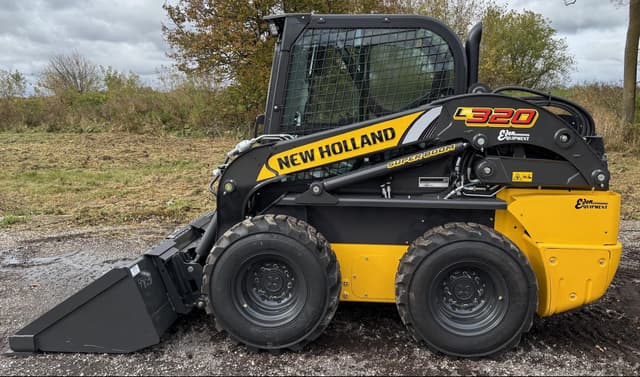 Image of New Holland L320 equipment image 1