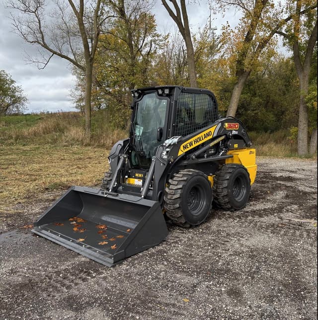 Image of New Holland L320 equipment image 1