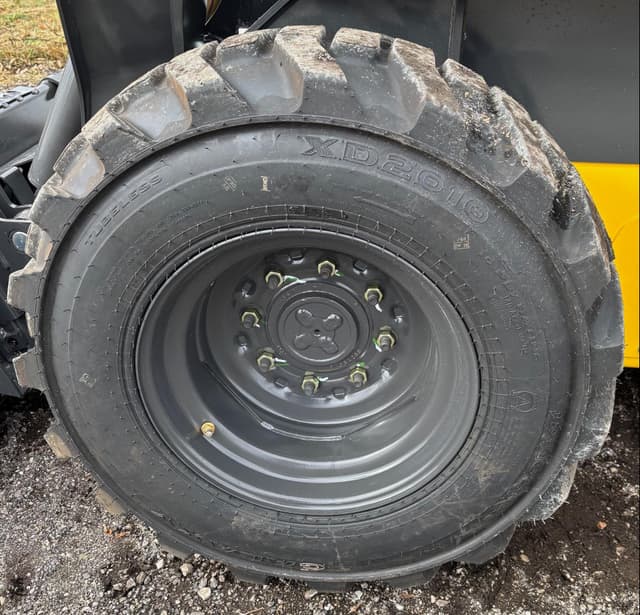 Image of New Holland L320 equipment image 4