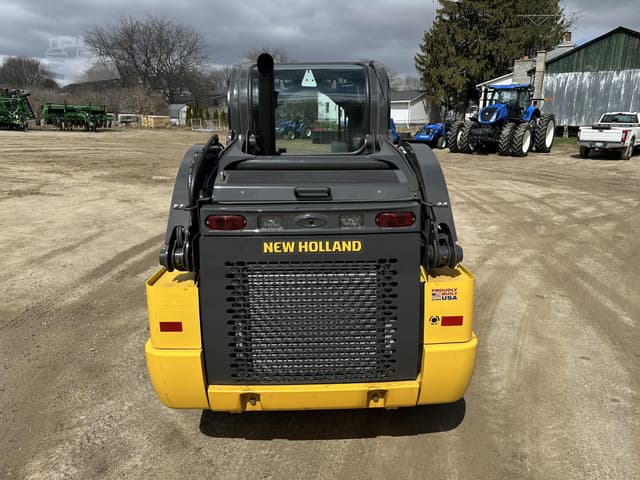 Image of New Holland L320 equipment image 3