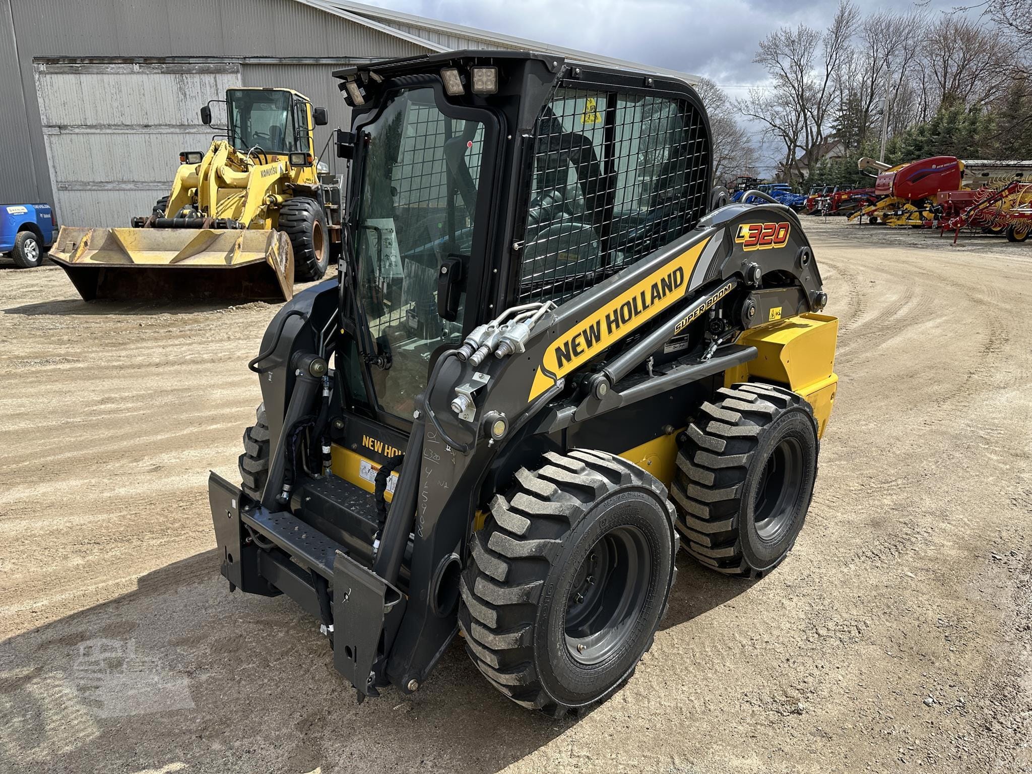 2025 New Holland L320 Equipment Image0