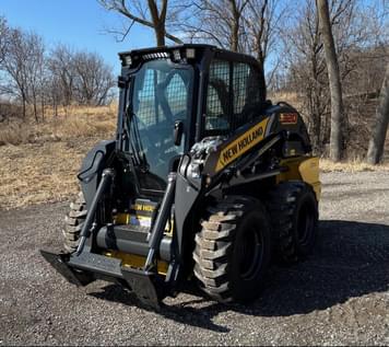 Main image New Holland L320